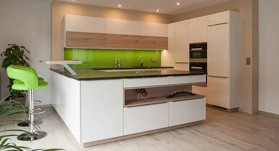 Moderne U-Küche mit Bar aus Kremsmünster Bezirk Kirchdorf 3