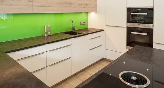 Moderne U-Küche mit Bar aus Kremsmünster Bezirk Kirchdorf 2